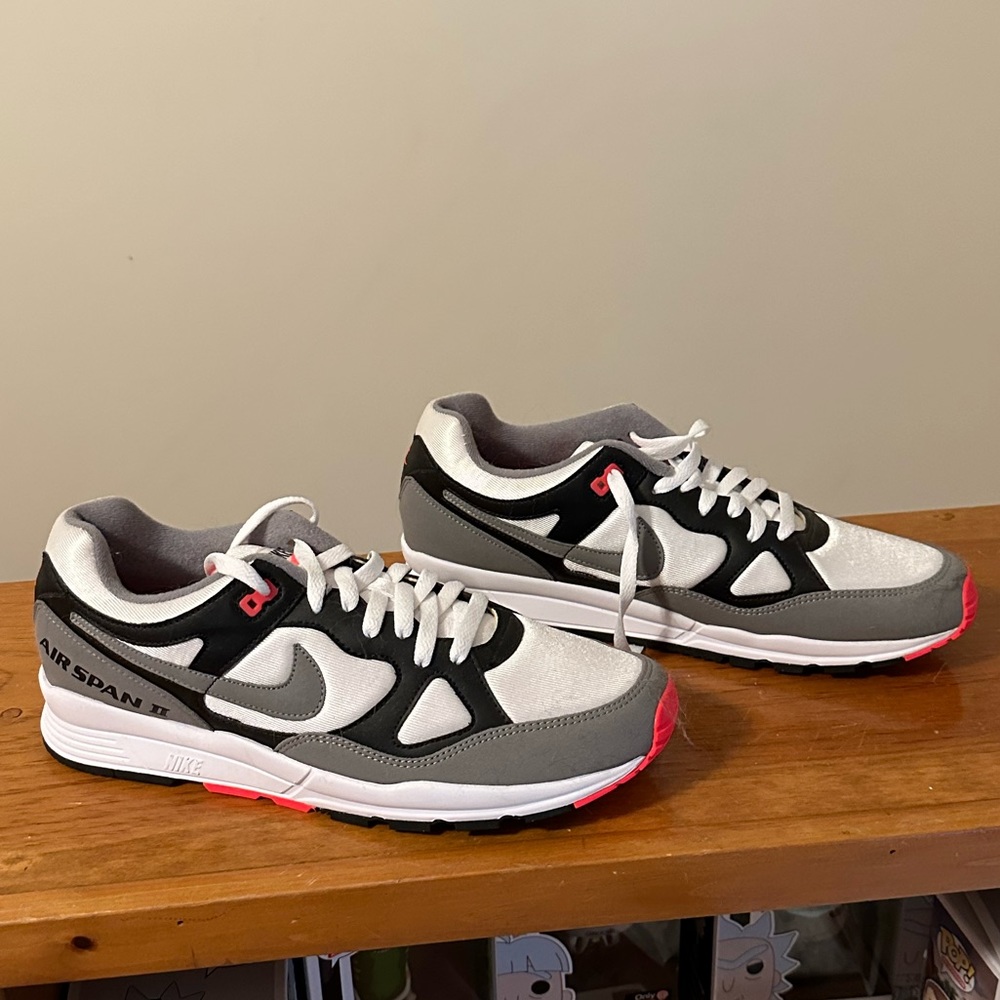 Nike air span II-never worn